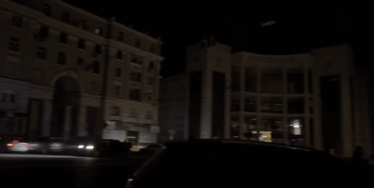 У Харкові й Полтаві значні коливання напруги та відключення електроенергії: міста поринули в пітьму (відео)