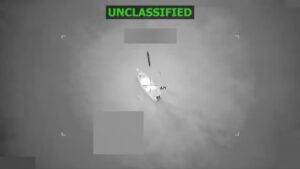 Троє людей загинули внаслідок останнього удару США по ймовірному наркосудну в Карибському басейні, – Хегсет | INFBusiness