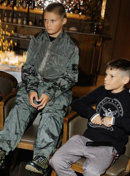 Катерина Усик уперше за тривалий період оприлюднила світлини з чотирма дітьми від боксера — нечасті кадри | INFBusiness