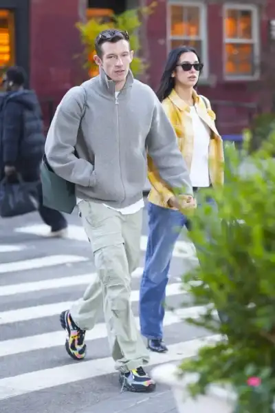 / Зіркові пари Дуа Ліпа з нареченим сходили на модний шопінг | INFBusiness