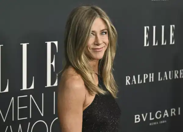 Дженніфер Еністон залучила бойфренда до свого бізнесу | INFBusiness