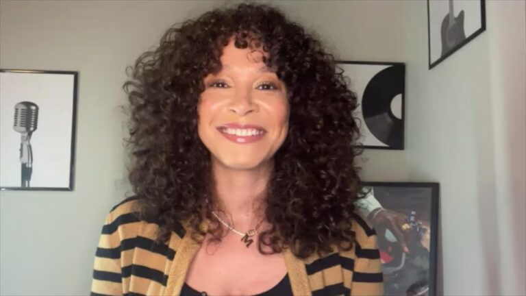 Відео Хочете провести День подяки без драм? Як поп-культура може врятувати обідній стіл