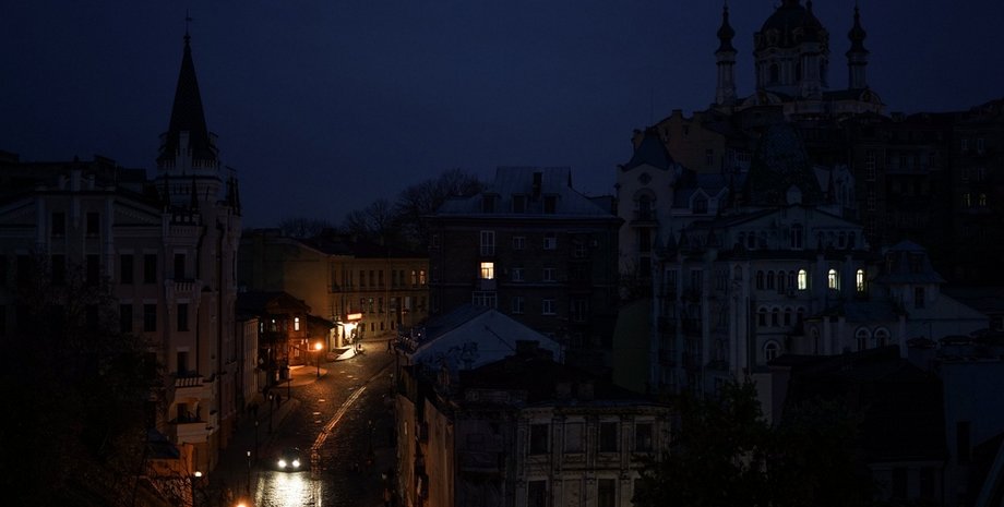 В Києві відключили світло | Фото: Суспільне Київ без світла: вигляд столиці після російських атак (відео) | INFBusiness