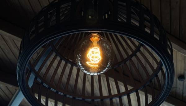 Погодинні вимкнення електрики за розкладом: обмеження торкнуться деяких областей України сьогодні.