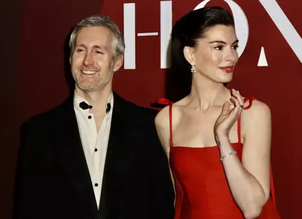 / Зіркові пари Дуа Ліпа з нареченим сходили на модний шопінг | INFBusiness