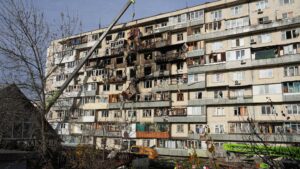 Щонайменше 5 загиблих та понад 2 десятки поранених унаслідок російських обстрілів Києва | INFBusiness