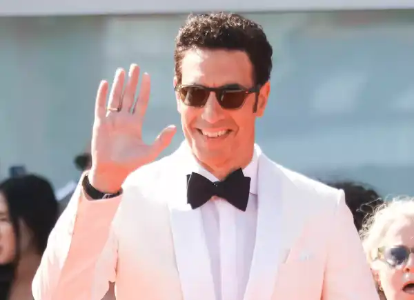 Саша Барон Коен зустрічається з дівчиною, яка молодша за нього на 28 років