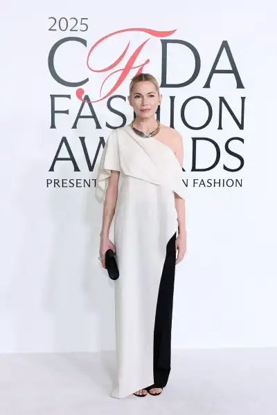 / Світська хроніка Мішель Вільямс, Наомі Воттс та інші селебріті на CFDA Fashion Awards 2025 | INFBusiness