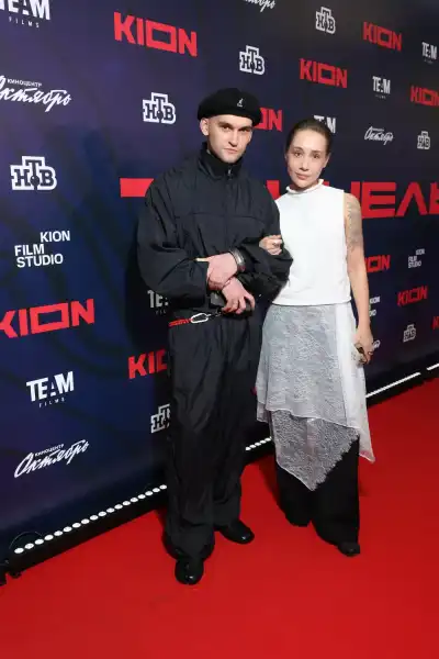 / Світська хроніка Данило Страхов, Сергій Гілев, Максим Матвєєв та Єлизавета Боярська: світська прем'єра серіалу “Тонель” | INFBusiness