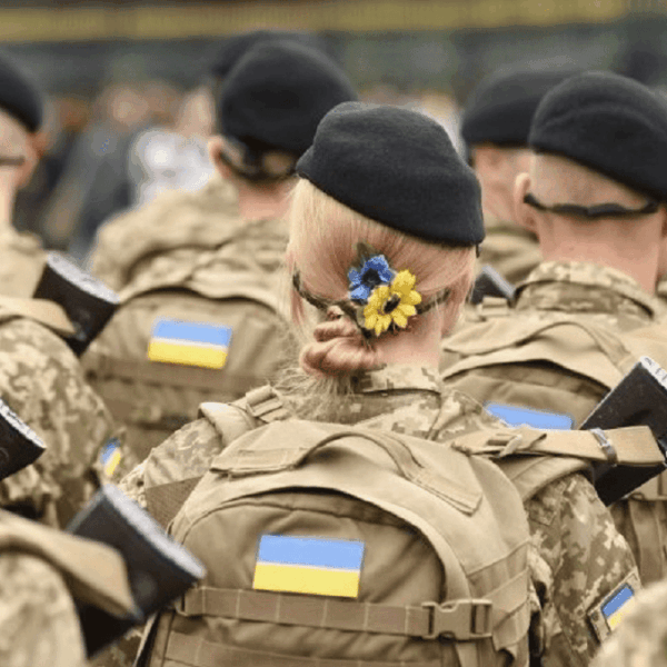 Жінки стають ключовими для нової моделі армії: як змінюється рекрутинг