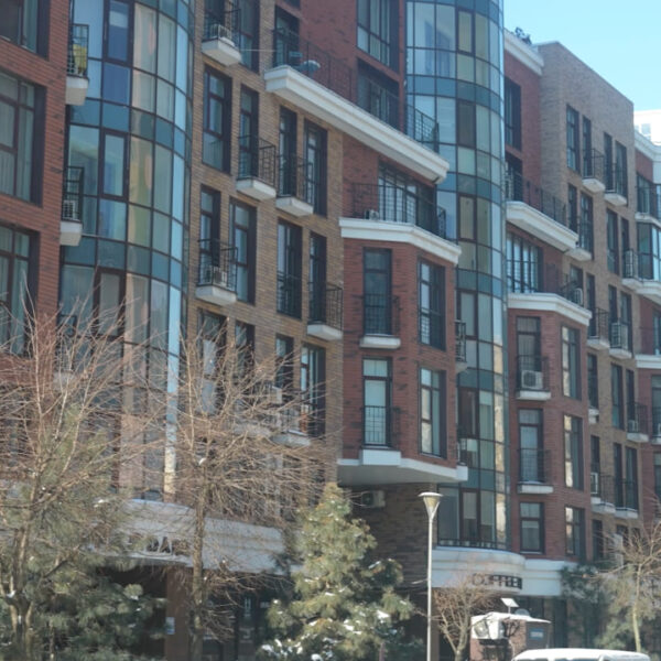 Скандальна прокурорська родина: елітка та авто в подарунок