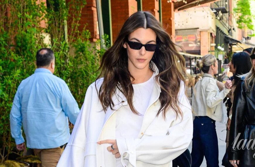 Шок! Кохана Ді Капріо вразила ідеальним стилем, знята папараці.