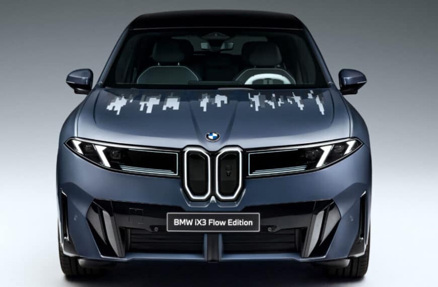BMW iX3: капот-читалка – інновація чи дивацтво