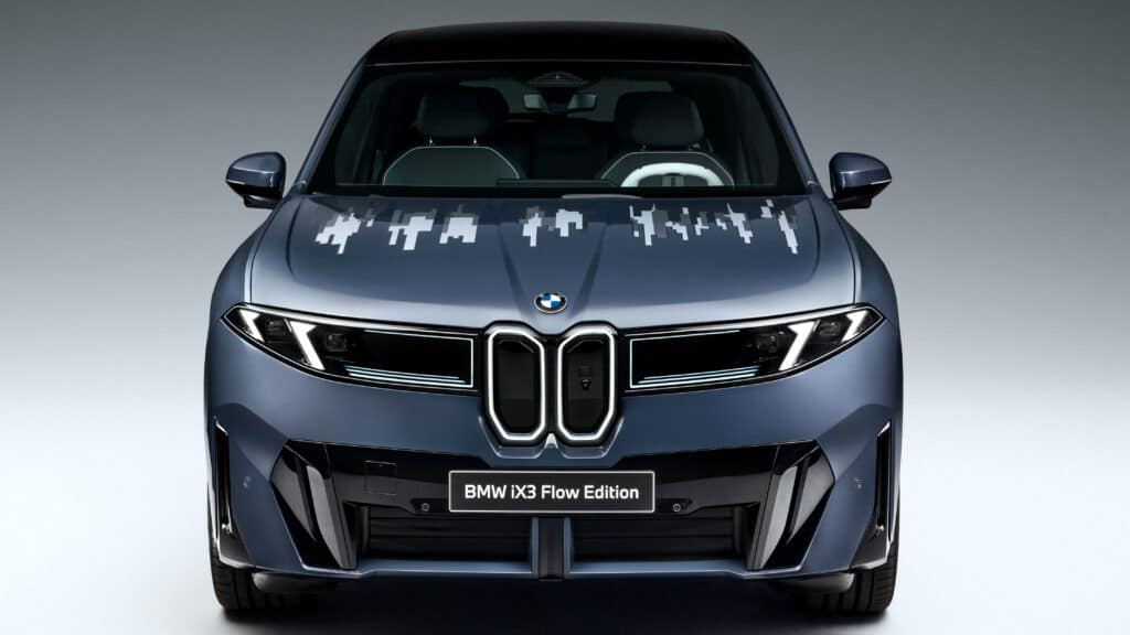 BMW iX3: капот-читалка - інновація чи дивацтво 1