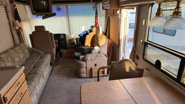 1996 Winnebago Vectra: За $7,500 – це вигідна угода? 8