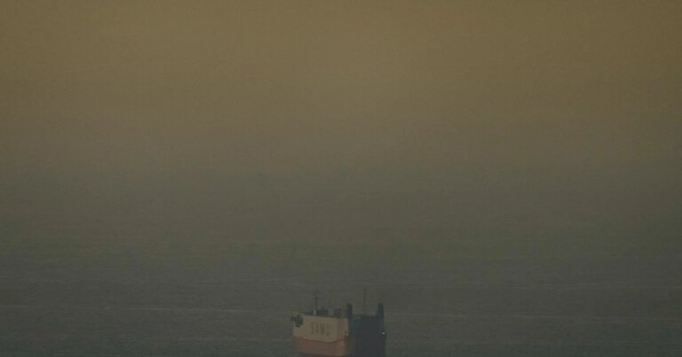 Іран вкотре перекрив Ормузьку протоку через порушення перемир'я: деталі 9 Іран вкотре перекрив Ормузьку протоку через порушення перемир'я: деталі 8