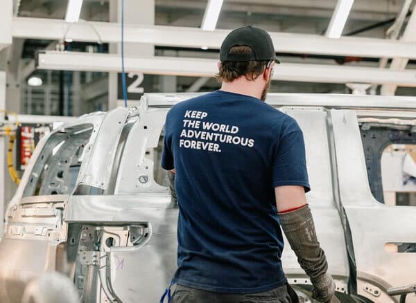 Rivian R2 зійшов з конвеєра через дні після торнадо на заводі