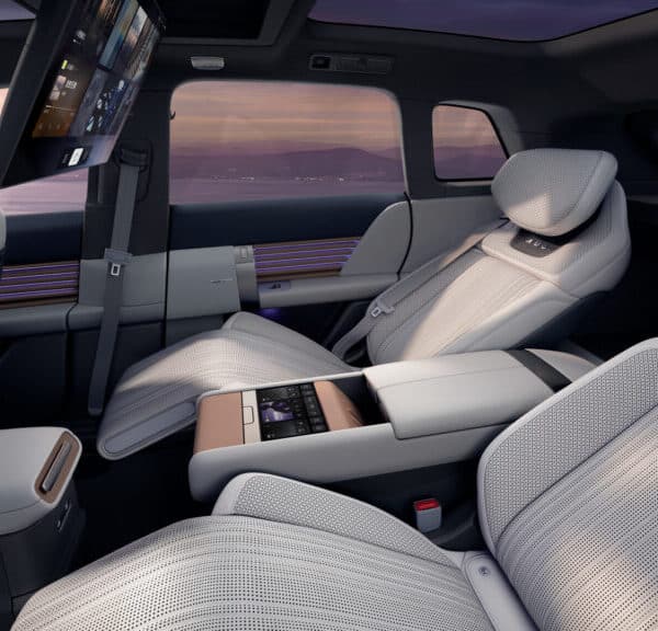 Audi EX7: 671 к.с. і 59-дюймовий екран – китайський ексклюзив, Америка отримає Q7