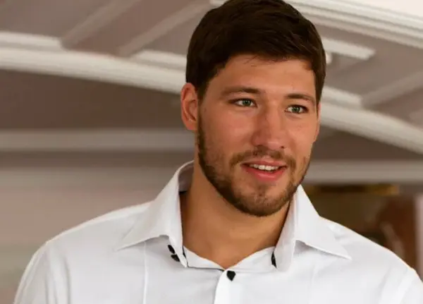 У мережі виник скандал через нового “Холостяка” – критикують за гру в російському клубі