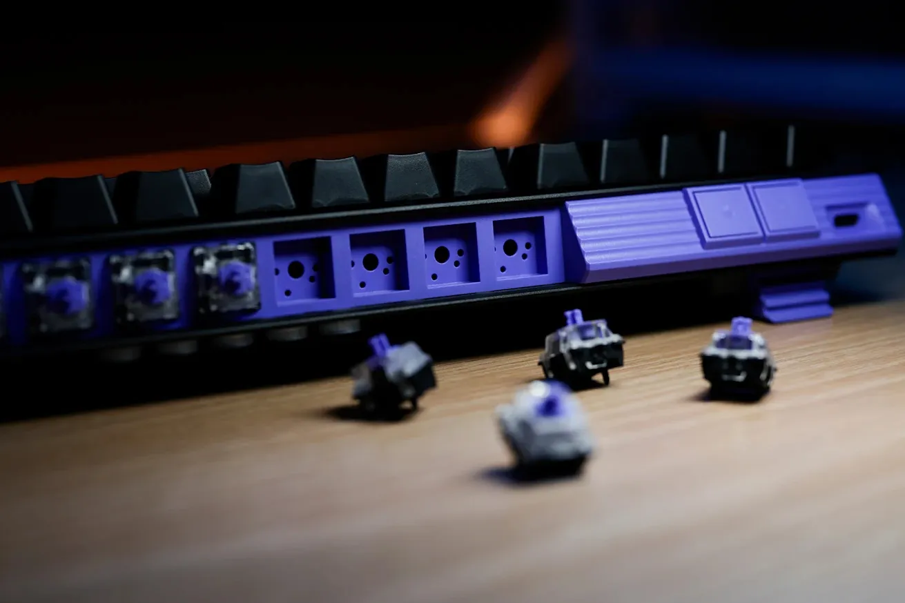 Logitech створила аналогово-механічну клавіатуру одночасно
ШТУЧНИЙ ІНТЕЛЕКТ + МЕХАНІКА: Logitech РОЗКРИВАЄ ТЕХНОЛОГІЇ МАЙБУТНЬОГО! Абсолютний ПРОРИВ у світі клавіатур! 2