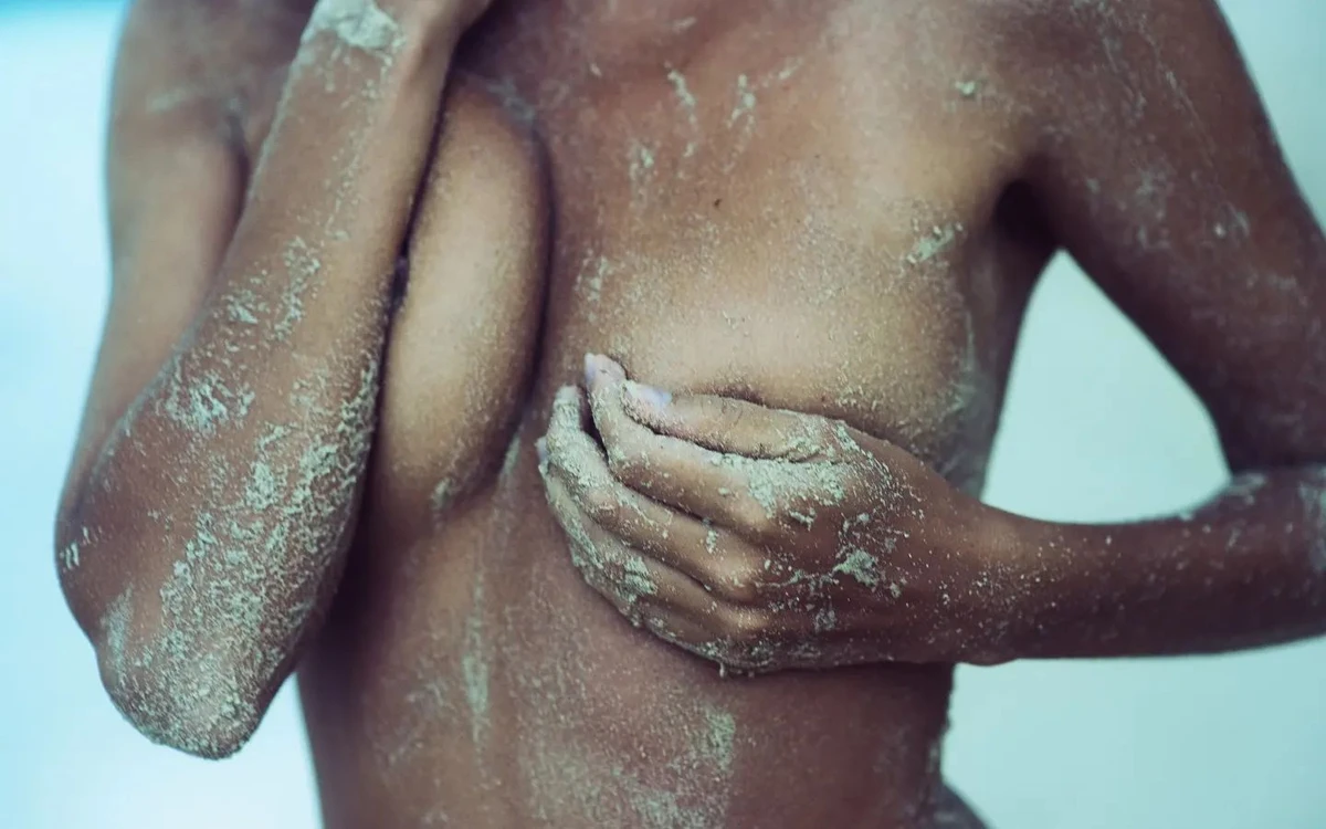 Консулка України у Домінікані втрапила у скандал через відверті фото 17