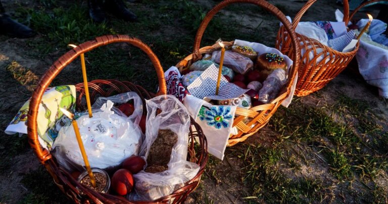 У певній області обмежили проведення релігійних обрядів на Великдень у нічний час. 37 У певній області обмежили проведення релігійних обрядів на Великдень у нічний час. 6