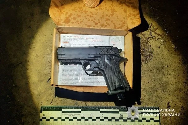 У Кривому Розі юнак стріляв у 16-річну дівчину в маршрутці. / © Національна поліція України