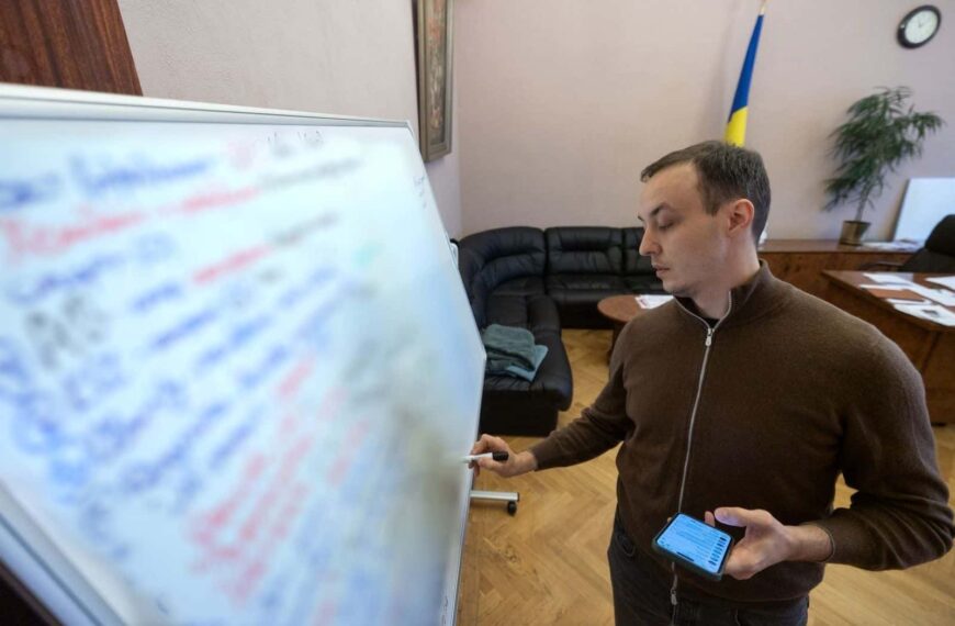 Електроніка, целюлоза і кошти: як Україна відстежує західні компоненти в російській зброї&hellip;