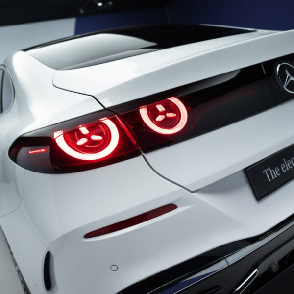 Mercedes оснастить свої електромобілі батареями Samsung з 2028 року