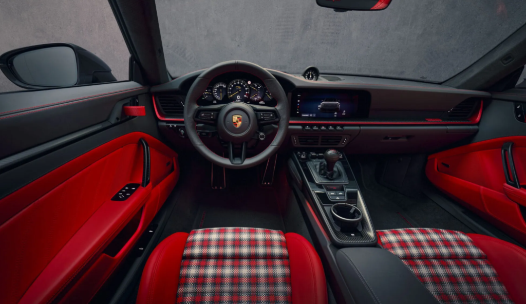 Porsche 911 GT3: легендарний спорткар вперше став кабріолетом 3