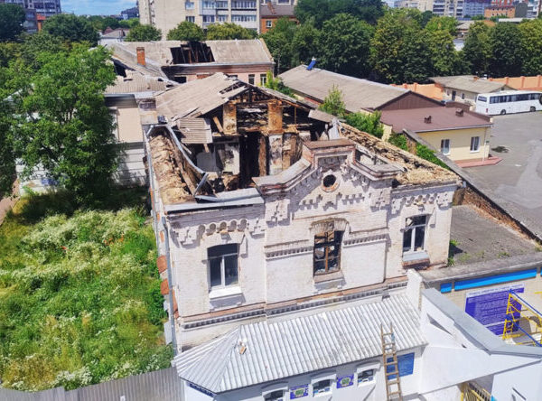 Шок! Хмельницьку пам’ятку підпалили, юристи викрили правду.
