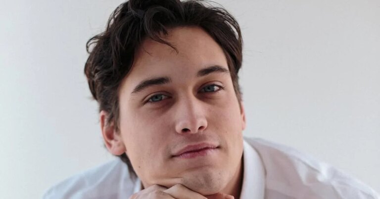 Син знаменитого українського артиста поділився деталями про стосунки своїх батьків: "Ревнощі були присутні" 9 Син знаменитого українського артиста поділився деталями про стосунки своїх батьків: "Ревнощі були присутні" 6