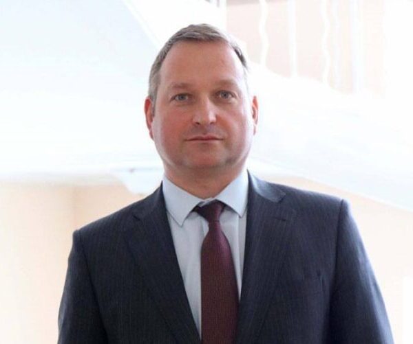 Злиті маєтки: Нацпол б’є по митнику з Буковеля