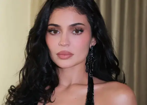 Експрацівниця Кайлі Дженнер подала до суду через цькування