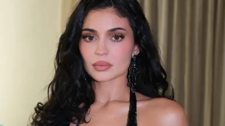 Експрацівниця Кайлі Дженнер подала до суду через цькування 1