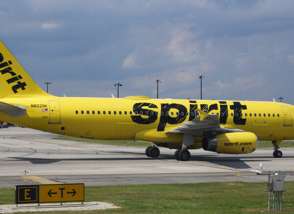 Spirit Airlines благає про порятунок: чи врятується авіакомпанія від банкрутства