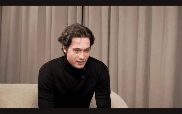 Син знаменитого українського артиста поділився деталями про стосунки своїх батьків: "Ревнощі були присутні" 3 Скриншот з інтерв’ю з Іваном Довженко