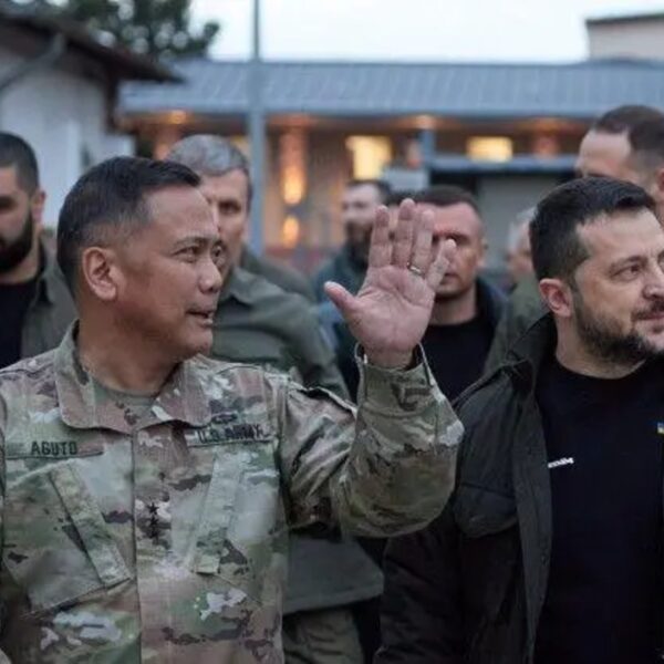 Головна 18 Шок! Агуто п’яним загубив секрети України!