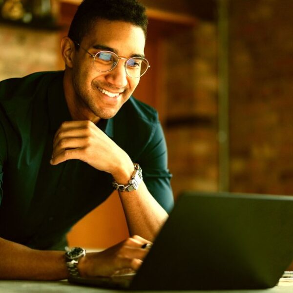 Крокуючий прорив: Як нова технологія перетворить ваш штучний інтелект на реальність Ключові слова: Штучний інтелект, Технології майбутнього, Прорив