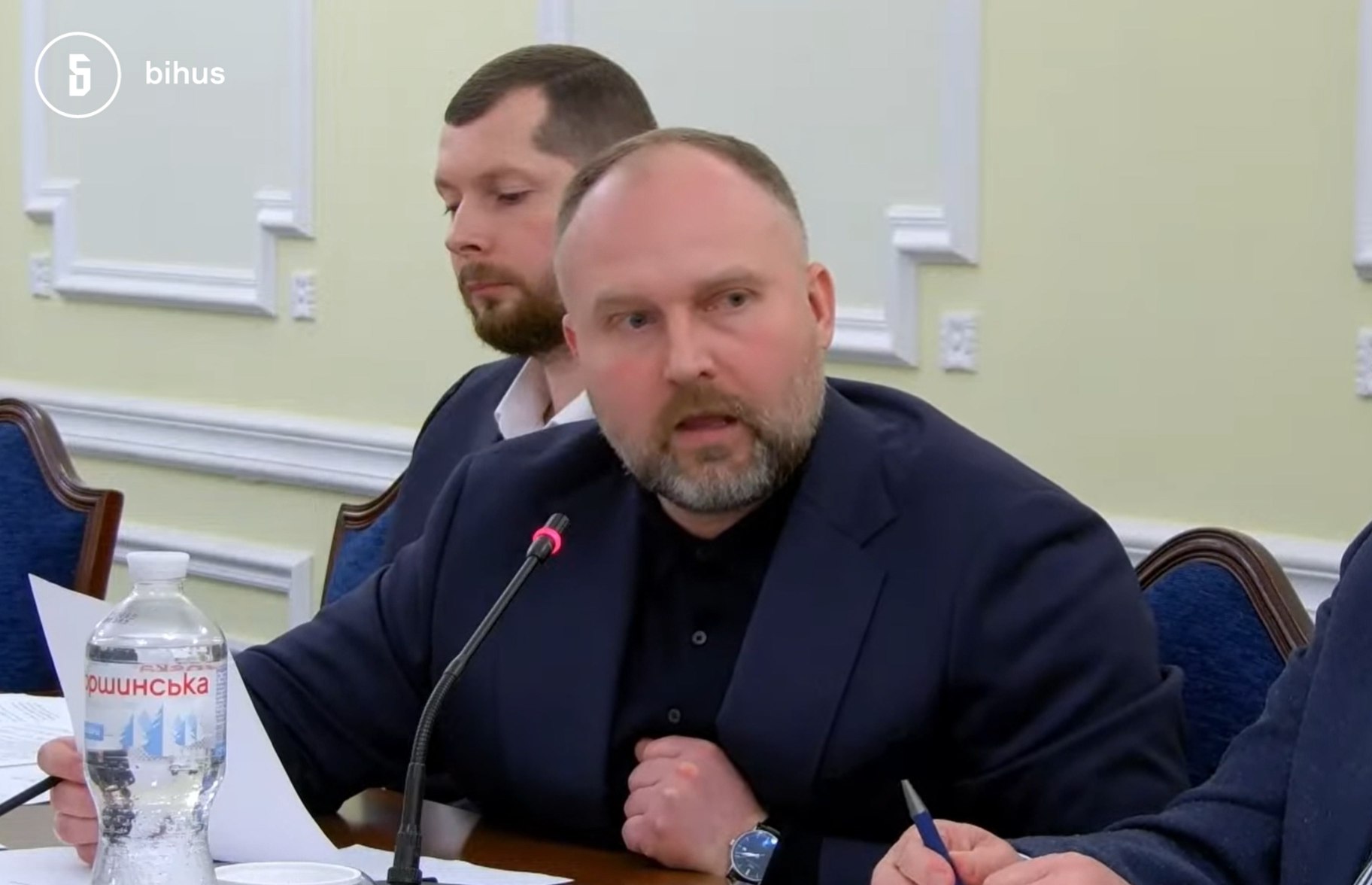 Викрито: Глава фінрозвідки таємно втікав за кордон під час скандалу 3