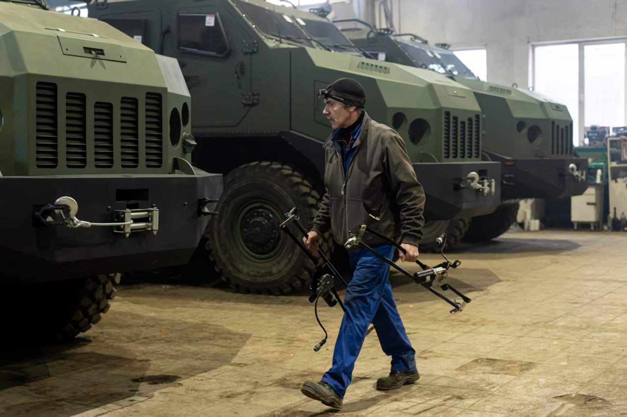 Як Україні співпрацювати в оборонній сфері з «чеським Дональдом Трампом»: інтерв'ю із засновником Armádní Noviny 4