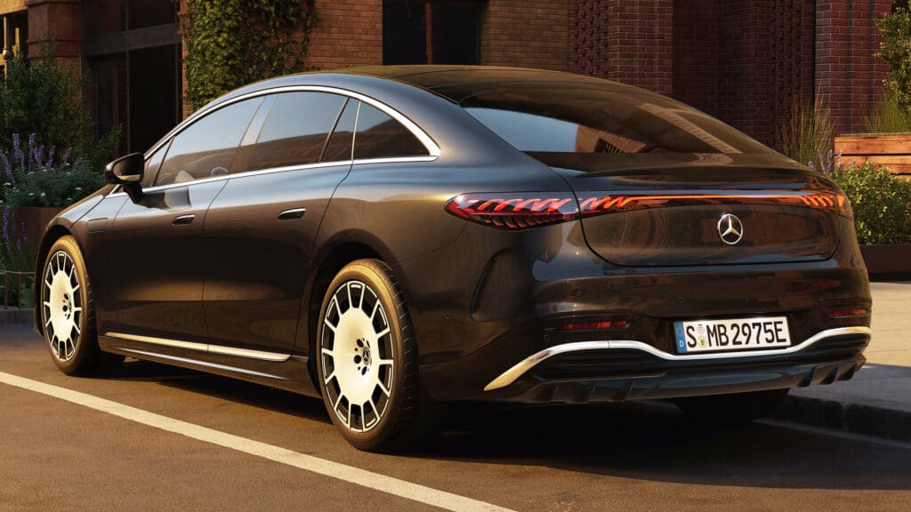 Mercedes EQS 2027: до 575 миль запасу ходу та штурвал замість керма 2