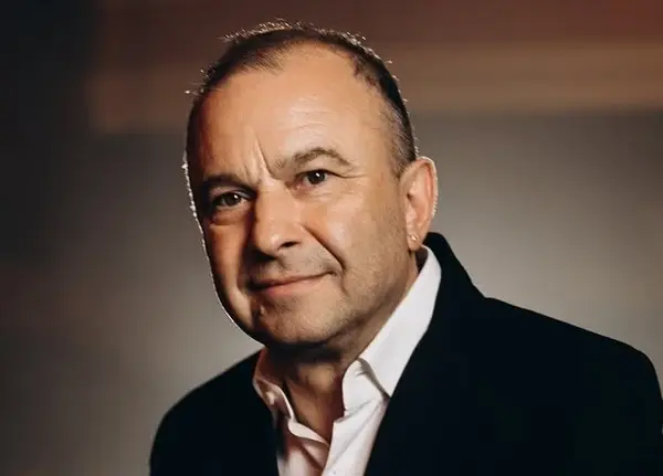 Віктор Павлік та Палац “Україна”: дружина артиста оприлюднила нові шокуючі подробиці конфлікту