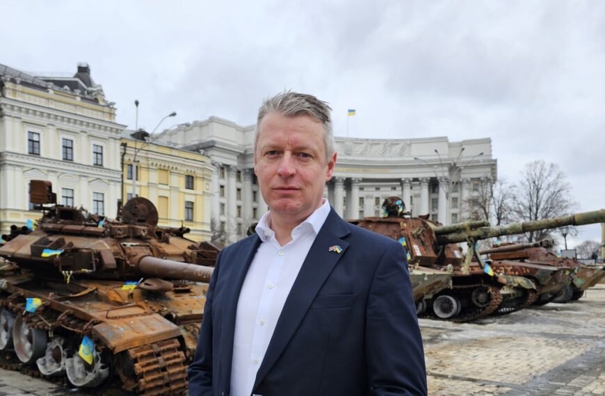 Головна 50 Як Велика Британія озброює Україну — інтервʼю з Міністра з питань оборонної…