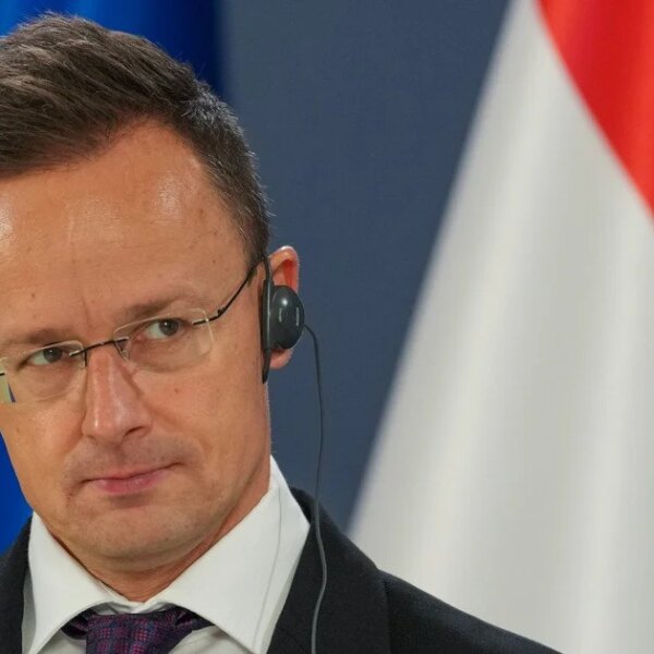 Новий виток скандалу з “плівками Сіярто”: міністр закордонних справ Угорщини виступив із заявою