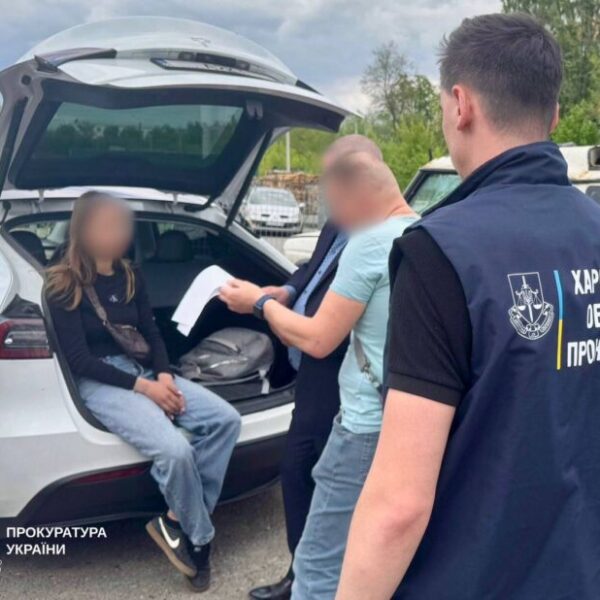 Блогерка-шахрайка: гуманітарні авто на чорному ринку Харкова