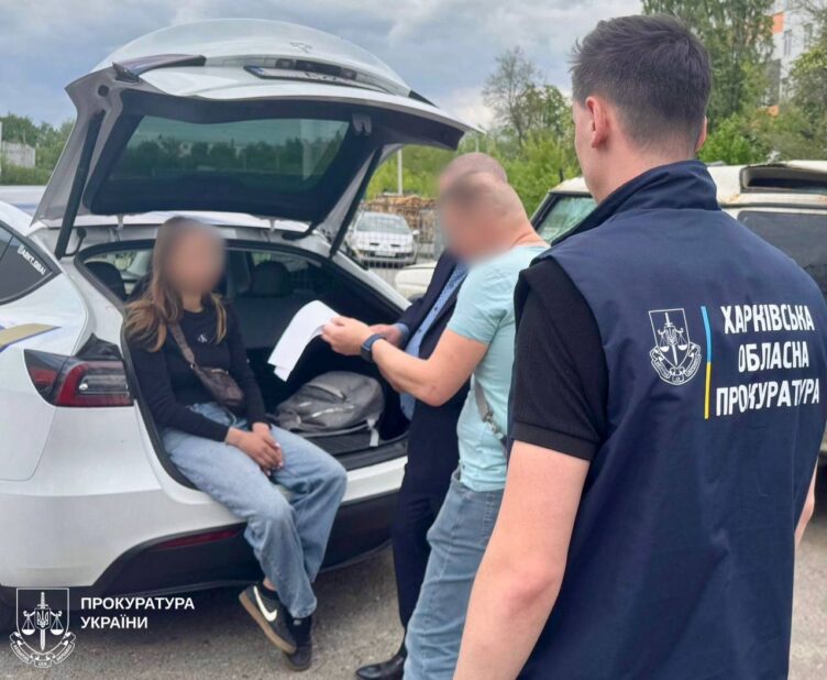 Блогерка-шахрайка: гуманітарні авто на чорному ринку Харкова 1