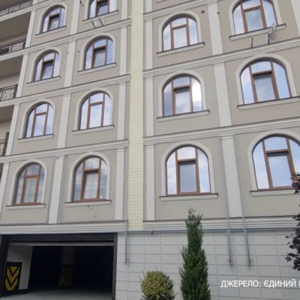 Скандал: СБУ очолив мільйонер, його родичі теж багатії.