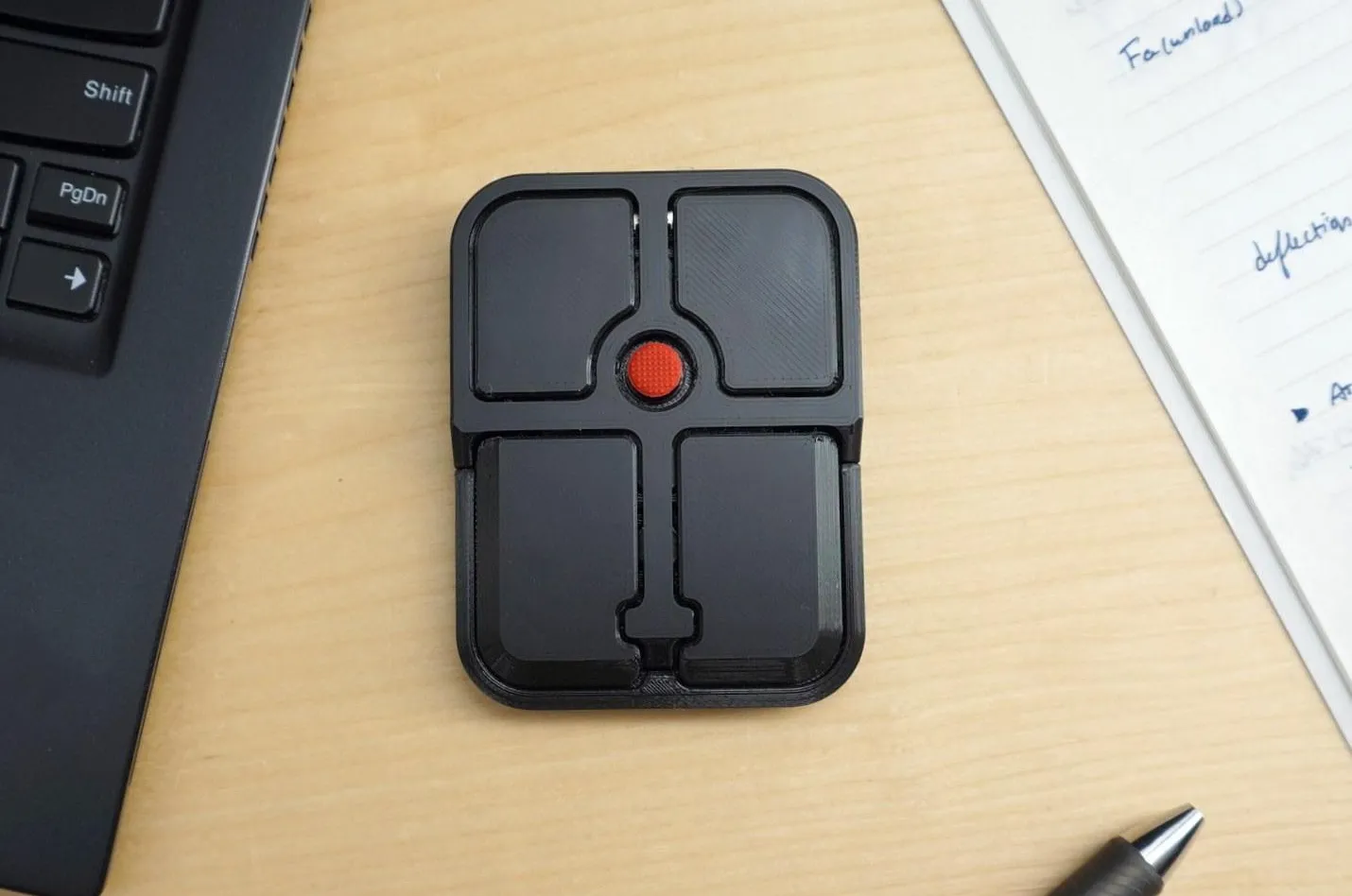 Крок 1: Нова миша Ploopy робить культовий TrackPoint ThinkPad портативним Крок 2: Штучний інтелект: Прорив! Ploopy випускає технологію майбутнього, що змінює гру для трекпойнтів ThinkPad! 4