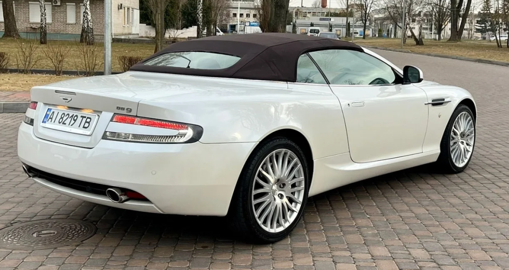 Найдоступніший Aston Martin України без ДТП шукає нового власника 2